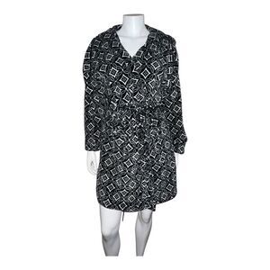 Vera Bradley Black and White Geometric Robe